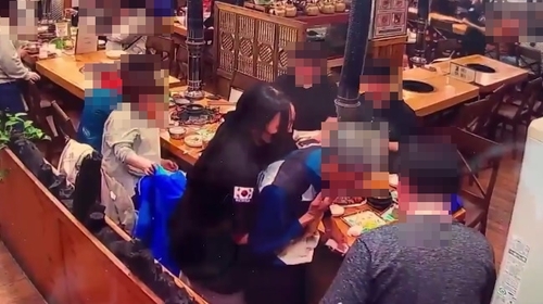 기도 막힌 손님 구한 식당 직원들…'어버이날의 기적'