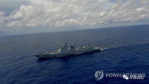 로이터 "중국-대만 군함 약 20척, 대만해협 중간선 인접"