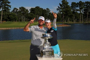 여자 골프 세계 1위 코다의 캐디, LPGA 챔피언과 결혼