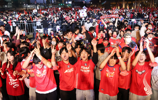 '2만6000명 붉은함성'광화문광장,오세훈 시장"안전사고 단1건도 없어.…