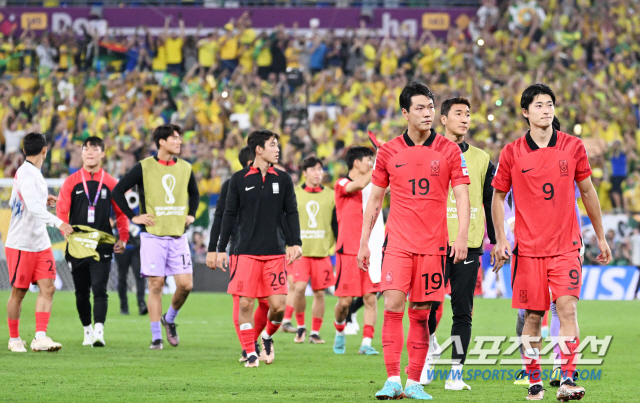 '브라질에 4실점 완패했지만' BBC 서튼의 의미있는 평가 "한국 자랑스…