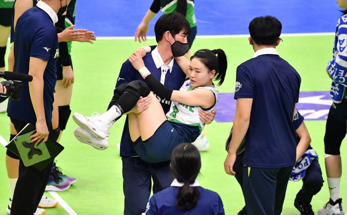 '발목 삐끗' 김연견, 인대 부분파열 진단…'우승도전' 현대건설 초대형 …