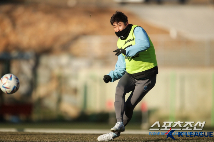 '38세 아빠'된 이근호의 분유버프 "대구3년차,한발 더 뛸 힘 생겼죠!…