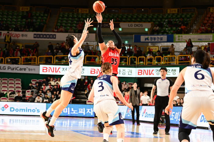 여자농구 역대급 2~4위 순위 경쟁, '경우의 수'를 따져보니