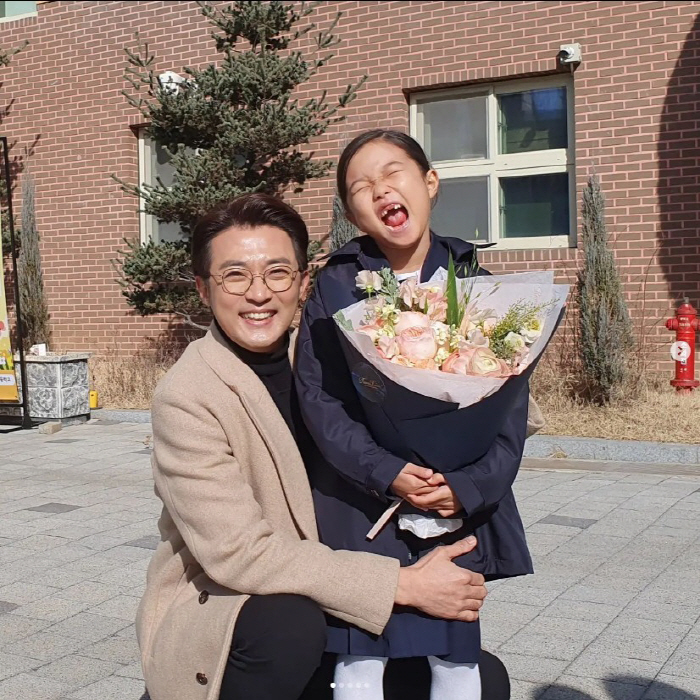 '최현주♥' 안재욱, 51살에 득남하더니…"첫째딸 입학, 학부모 됐어요"