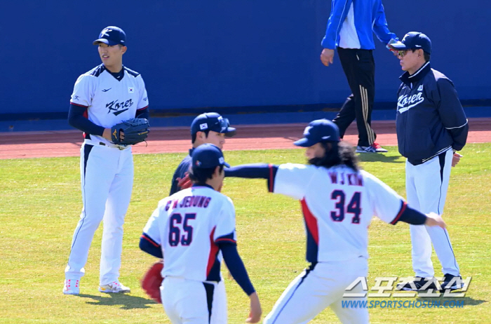 강철매직 손에 닿자 고민거리 해결, WBC 대표팀 신인왕 듀오는 궁금한게…