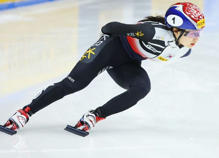 [세계선수권]앗! 터치실수…한국, 네덜란드에 밀려 女계주 3000m 아쉬…