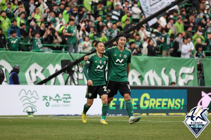 [현장 리뷰]'문선민 멀티골' 전북, 광주 2대0으로 꺾고 '시즌 첫 승…