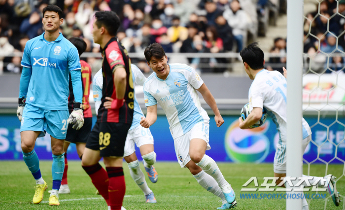 [상암 리뷰]'클리스만 첫 직관' 주민규·이청용 연속골, 울산 2-1 역…