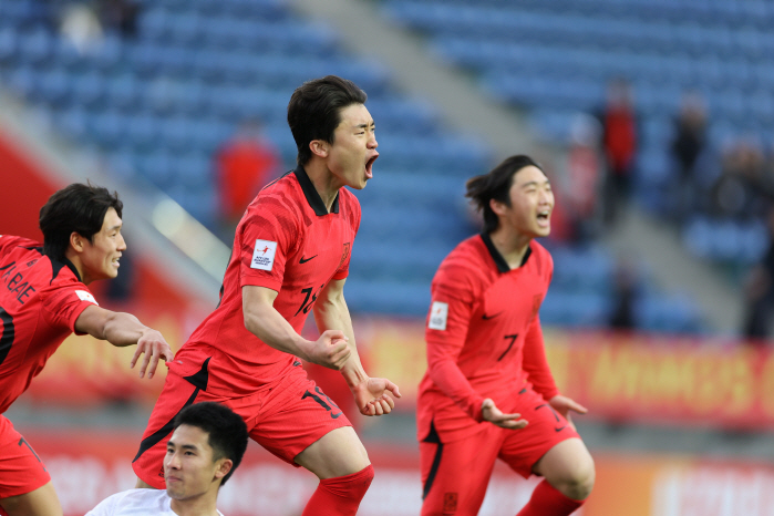 김은중호, '저질축구' 中 꺾고 U-20 亞컵 4강 진출…WC행 티켓 획…