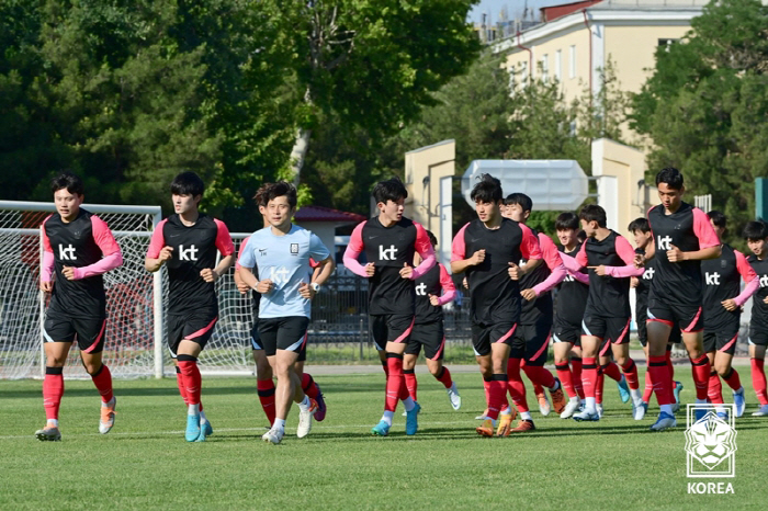 [오피셜]'홍현석 정상빈 이현주 발탁' 황선홍호, 올림픽-아시안게임 대표…