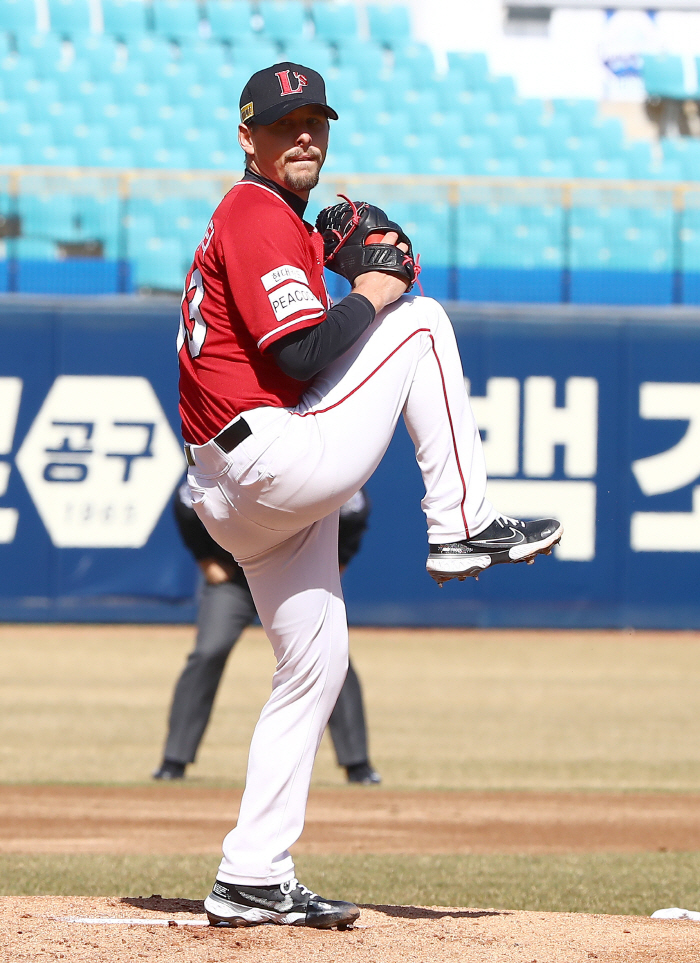 "맥카티 공격적 피칭 인상적, 승리 이끈 김정민 호수비" 지키는 야구에 …