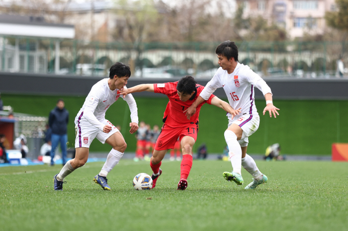 '더티축구' 했는데 희망을 줬다? 中 U-20 감독·선수 감성에 호소