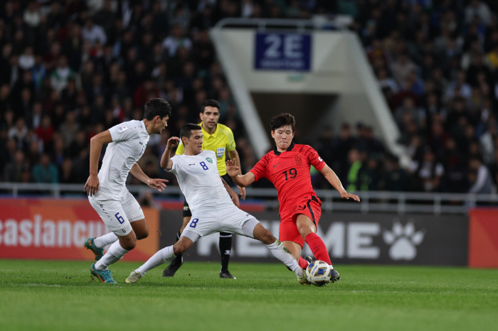 김은중호 U-20 亞컵 결승행 좌절, GK 김준홍 선방쇼에도 '강호' 우…