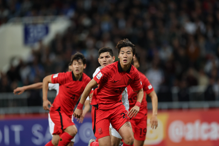 김은중호 U-20 亞컵 결승행 좌절, GK 김준홍 선방쇼에도 '강호' 우…