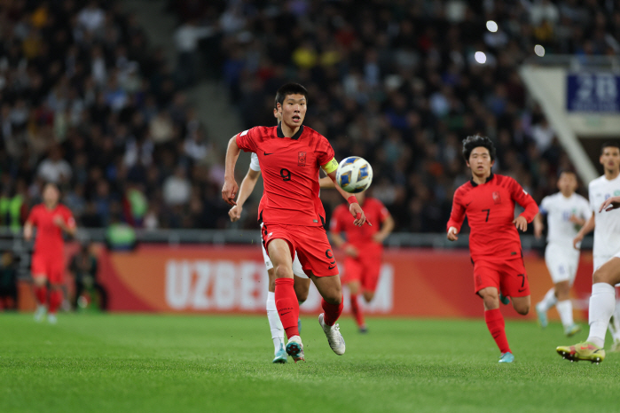 김은중호 U-20 亞컵 결승행 좌절, GK 김준홍 선방쇼에도 '강호' 우…