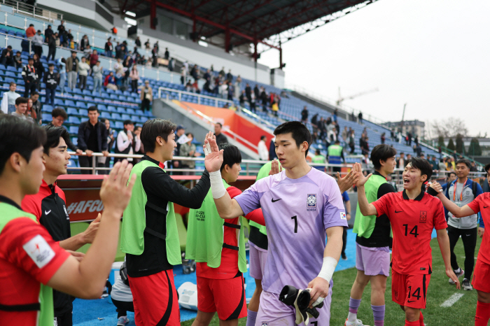 '인천 GK 레전드' 피 물려받은 김준홍 환상 선방쇼, 전북+韓축구 10…