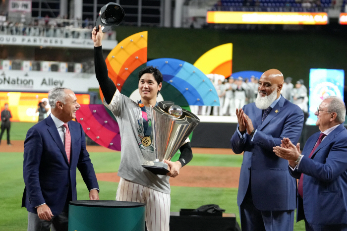 [나유리의 WBC취재수첩④]믹스트존에 선 박찬호와 오타니 쇼헤이의 태도