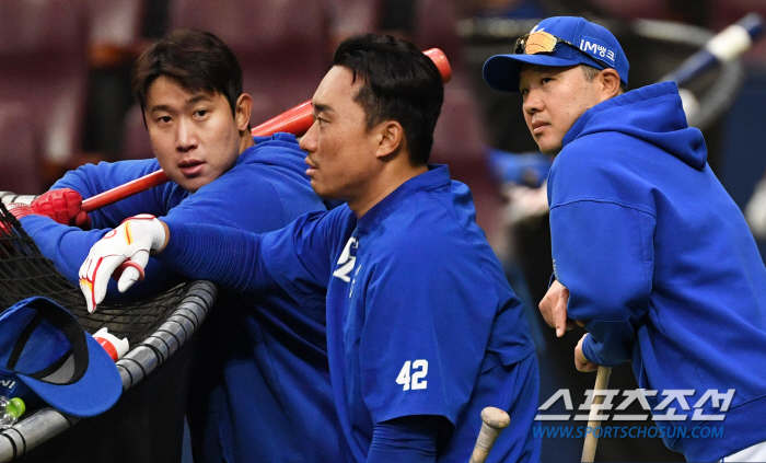 '만년 거포 유망주 꼬리표 뗀다!' 간절한 김동엽을 지켜보는 박진만 감독…