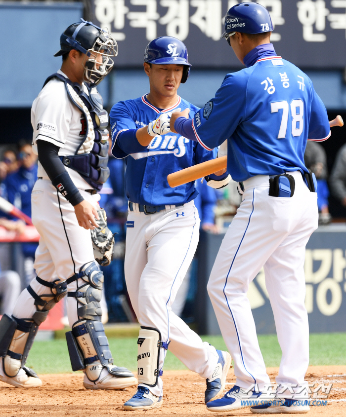 '라이온킹도 놀란 장타력' 홈런 단독 1위 이성규의 뜨거운 방망이...'…