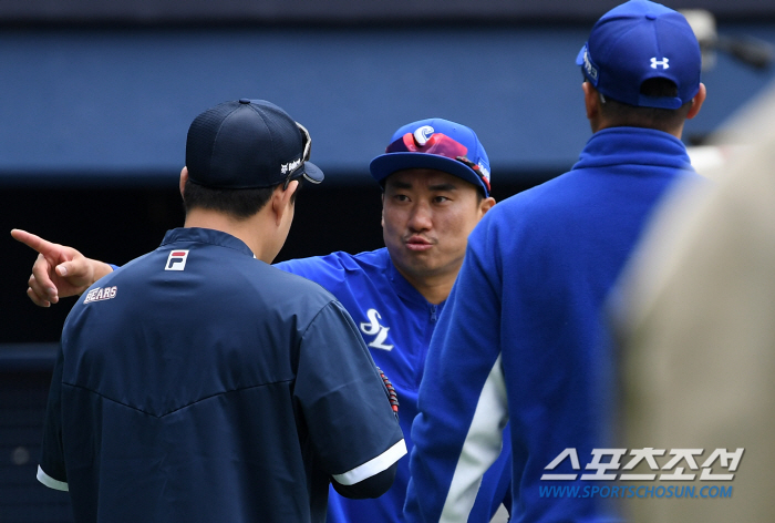 '천하의 양의지도 귀여운 후배' 장난기 가득한 김태군 어시스트, 대선배 …