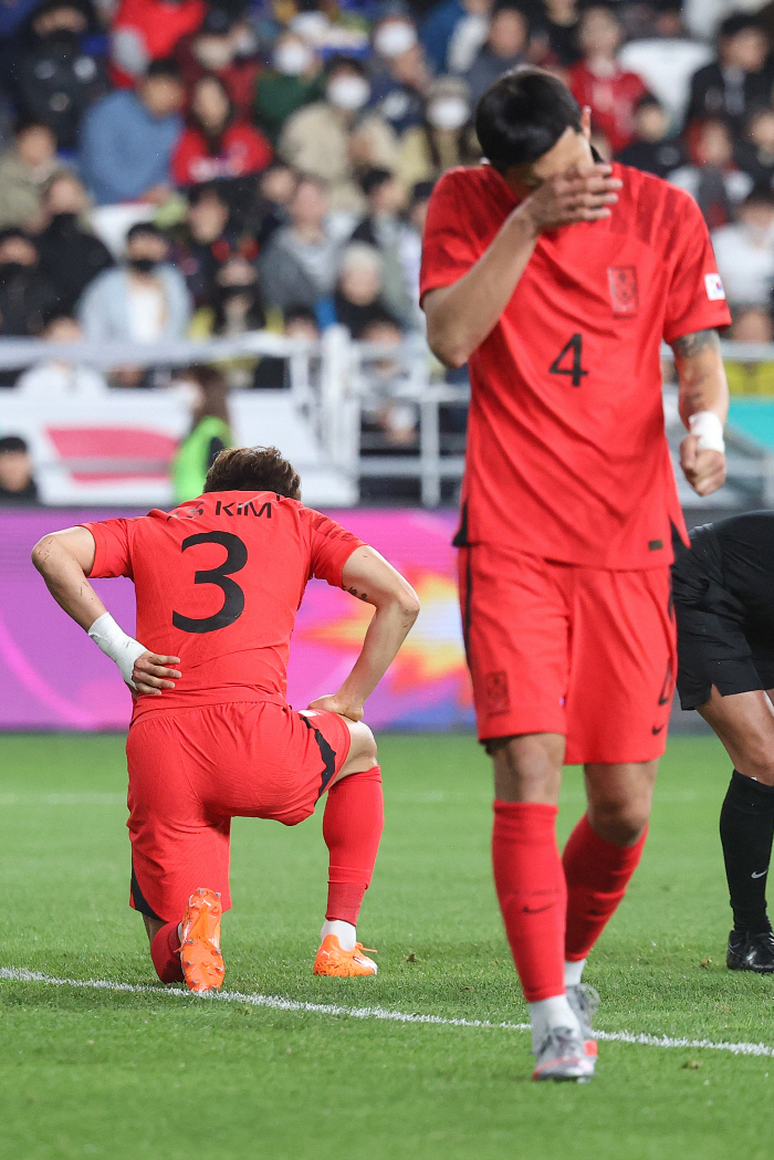 [오피셜]업혀 나간 김진수 끝내 소집 해제, '준비된 태극마크' 설영우 …