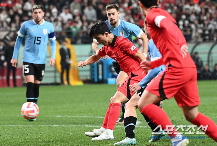 [우루과이전]이기제 환상AS→황인범 동점골 폭발, 기세 탄 클린스만호