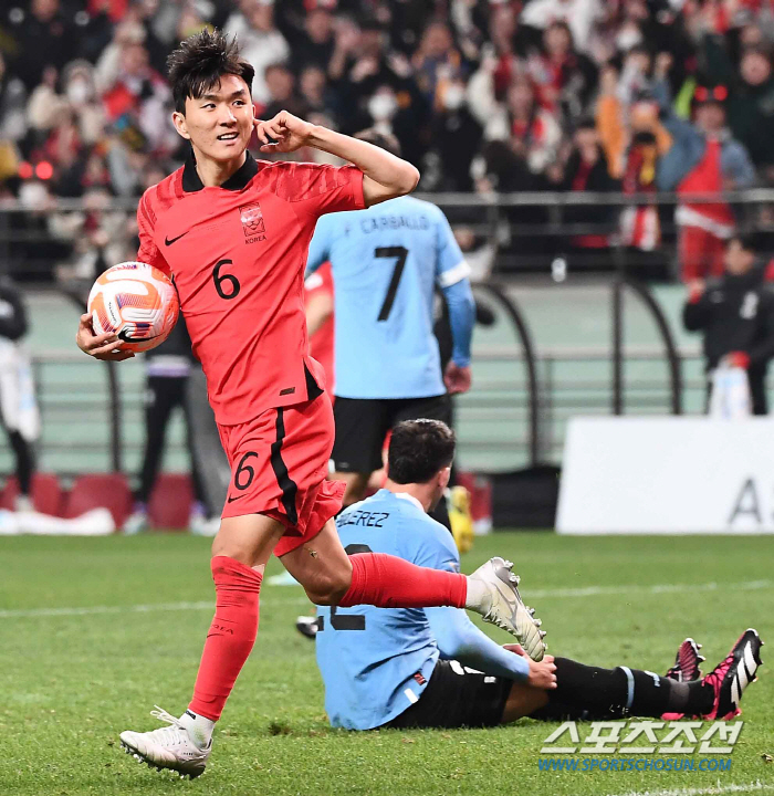 [우루과이전 현장리뷰]'야속한 VAR' 클린스만호, '이강인 매직+황인범…