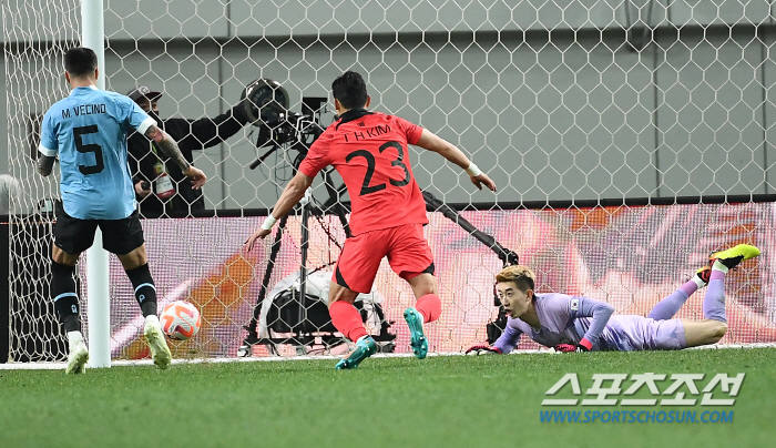 [우루과이전 현장리뷰]'야속한 VAR' 클린스만호, '이강인 매직+황인범…