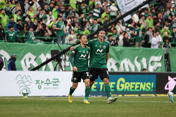 '다시 K리그 시간' 아담도 폭발한 울산, 반전 절실한 전북…레이스는 지…