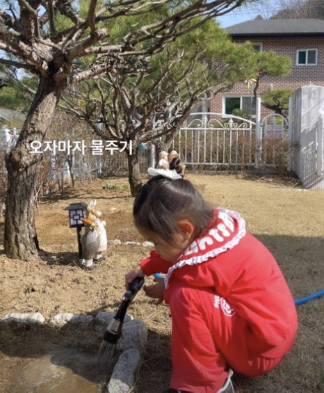 '김수미 며느리' 서효림, '넓은 마당서 딸 키우니' 이런 모습이…귀여운…