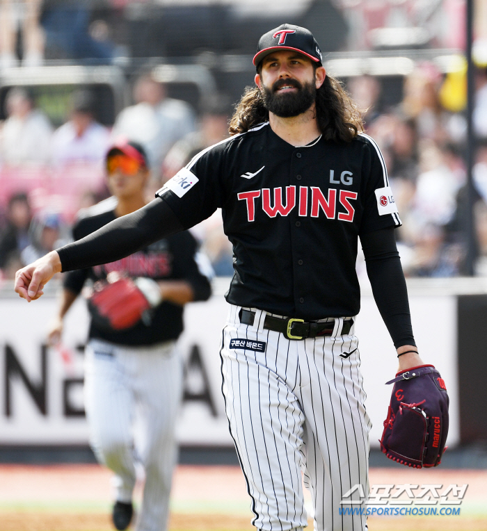 '정면충돌도 피하지 않았다' 알고보니 MLB 1라운드 유격수 출신 켈리.…