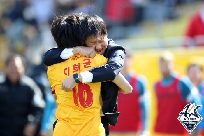 "5골 넣고 욕하면 받아줄게!" 이정효 감독의 '자극'은 '애정결핍' 이…