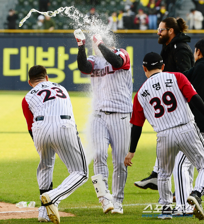 '문-문 콤비의 뒷심 -염갈량의 작전' 연이틀 끝내기 신바람낸 쌍둥이들 …