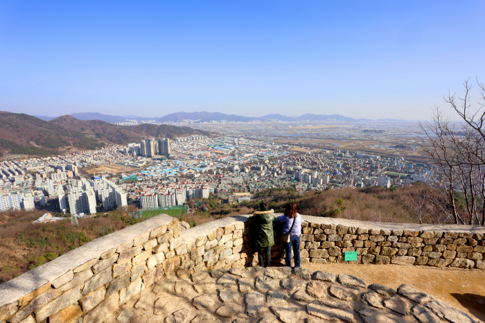 로맨스의 고장 '김해'…사랑하는 사람과 함께 떠나자