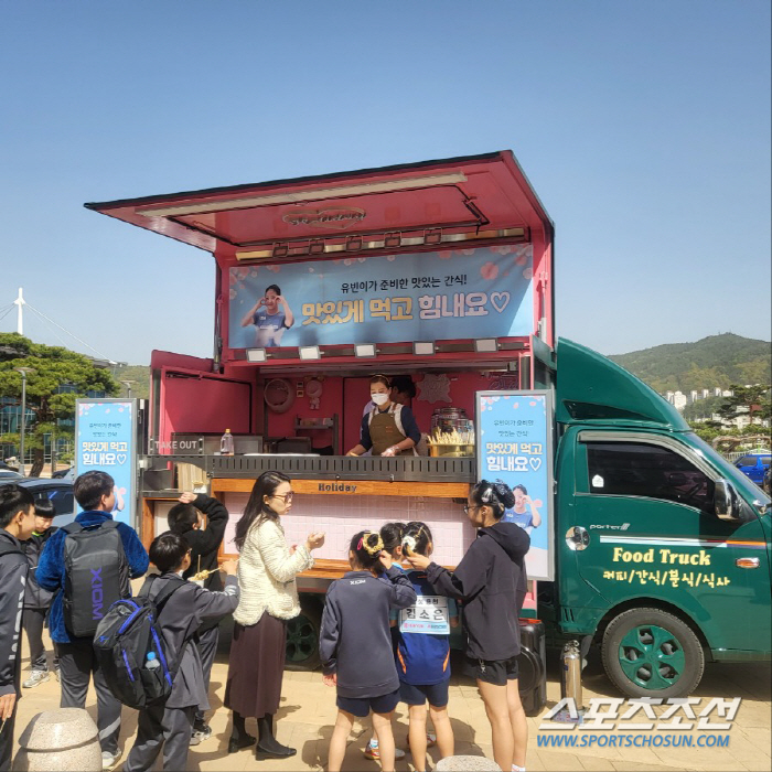 "실력짱,인성짱"신유빈 '세계10위'꺾은 날,김천서 날아든 훈훈한 미담