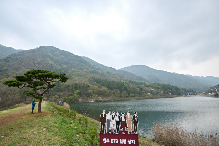 가족과 함께하는 에코 여행 '완주'…자연과 예술의 만남, 3대가 흐뭇