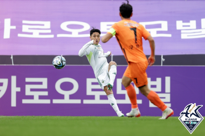 '퇴장만 3명' 전북, 혈투 끝 '송민규-한교원 연속골' 제주 2대0 제…