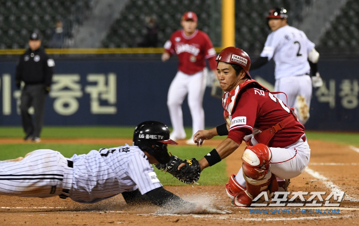 비디오 판독 없었으면 어쩔 뻔 했나…SSG-LG전 홈에서만 오심 2개[잠…