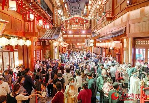 중국 올해 국내 관광객, 73% 급증한 45억5천만명 전망