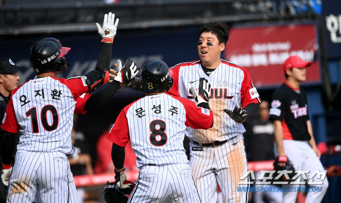 도루실패, 주루사, 실책 1위. 이렇게 못하는데 1위와 1게임차 3위. …