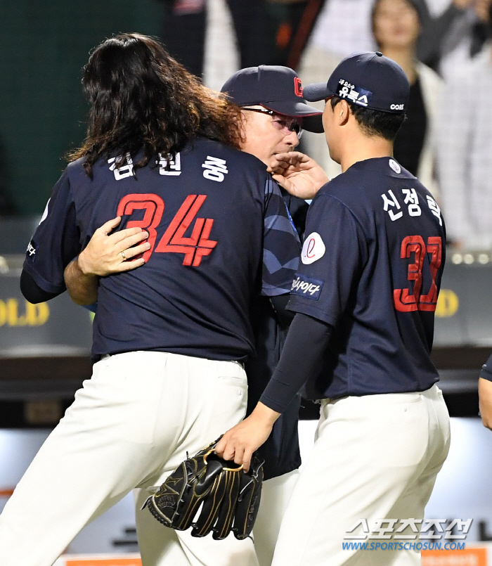 "내가 부족한 탓에"…클로저의 1⅓이닝 30구 역투, 못내 걸렸던 '동점…