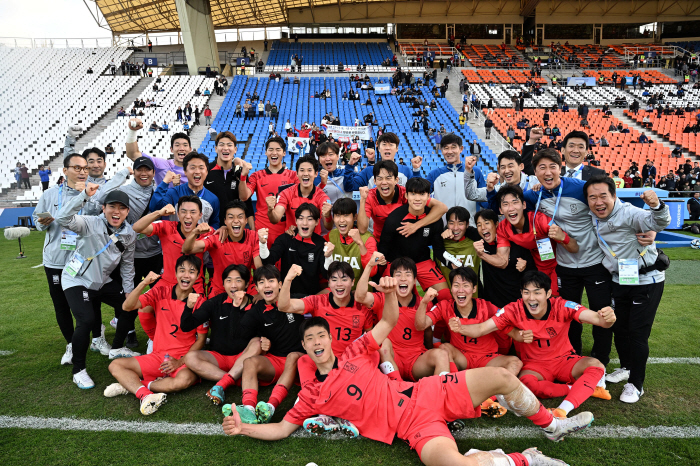 '인천 레전드 GK' 피 물려받은 '빛준홍' 환상 선방쇼, 전북+韓축구 …