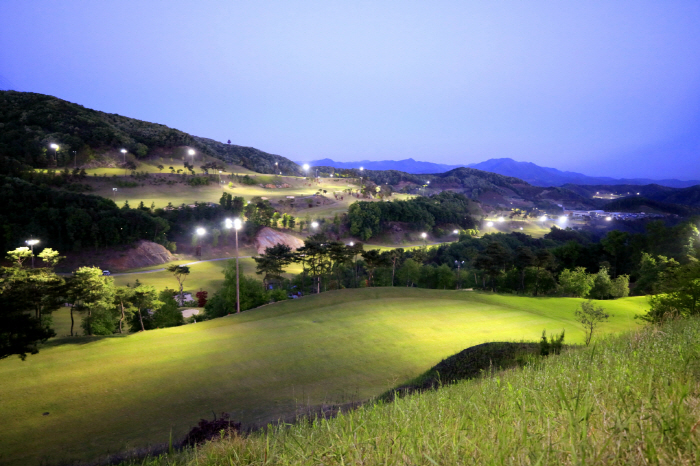 [골프소식]이젠 야간 라운드 제철…XGOLF, 예약 이벤트 실시