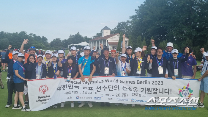 [스페셜올림픽]부모들도 함께 뛰었다…한국 골프, 무더기 메달 수확