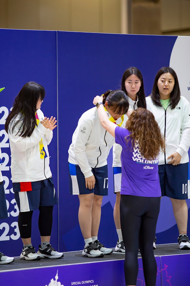 [스페셜올림픽]베를린에 울려퍼진 "코리아"…'졌잘싸' 농구팀이 보여준 열…