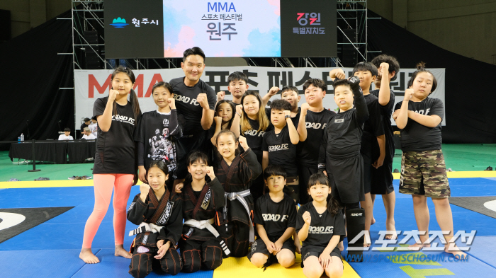 윤형빈의 17대1 대결로 빛난 원주 MMA 스포츠 페스티벌, MMA 꿈나…