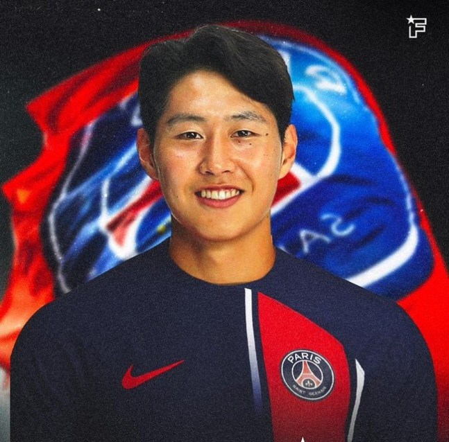 [오피셜]태극기 든 KING 이강인, '한국인 최초' PSG 공식 입단 …