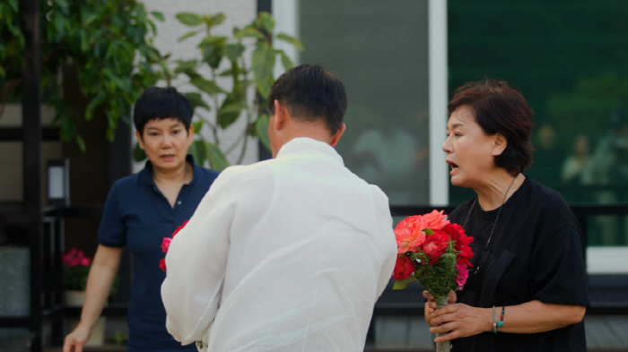 혜은이 “강남 집 6채 줄줄이 경매..갈 데가 없어” (같이삽시다)