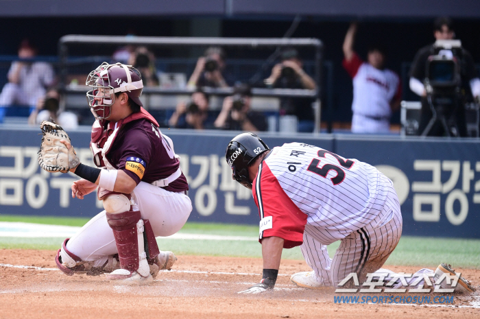 '18안타-17득점 대폭발' LG 1위 굳히기! 키움 17대8 완파하고 …